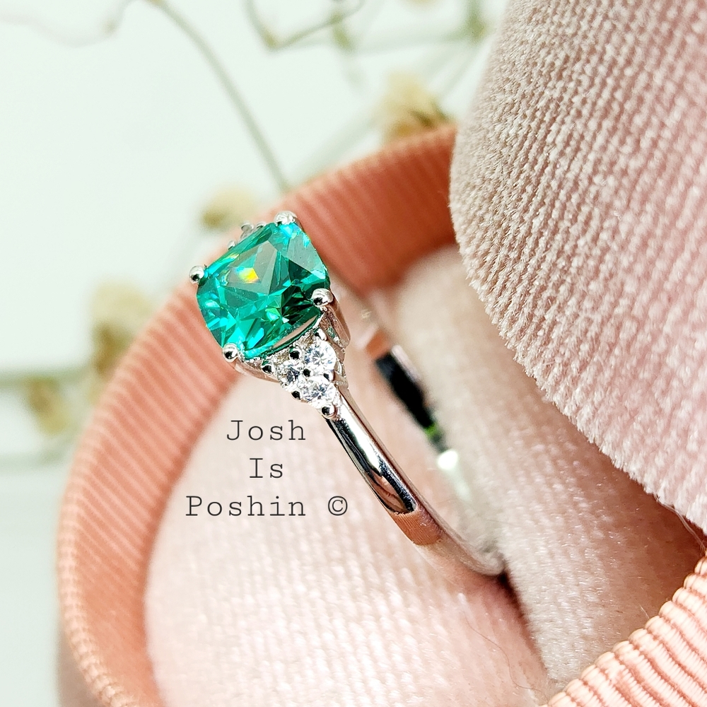 Mint Green sapphire diamond cocktail ring in sterling silver - Picture 9 of 11